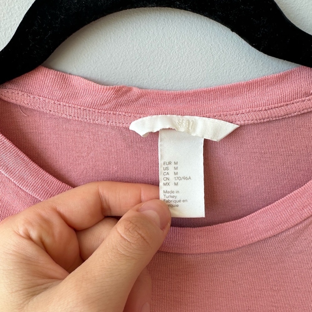 Pink Top ๐ - Picture 2 of 4